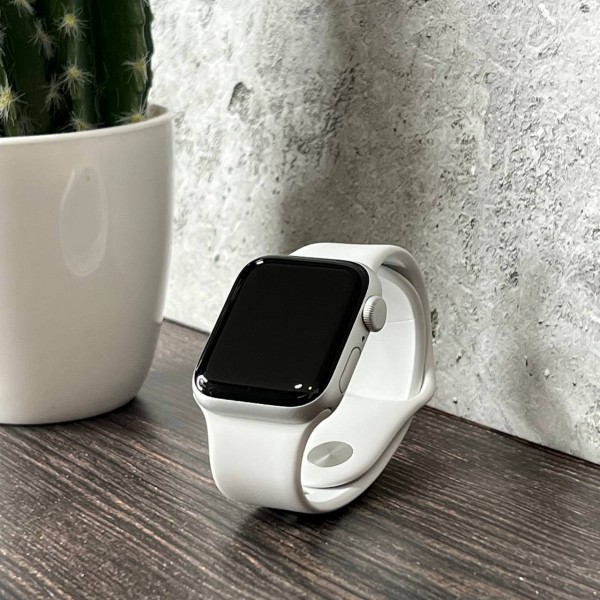 Apple Watch SE (2-го поколения) 40mm Silver 