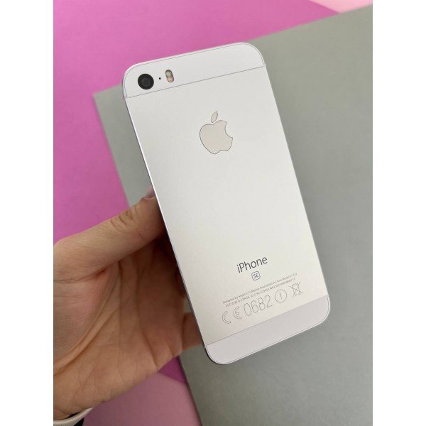 Apple iPhone SE 32gb Silver