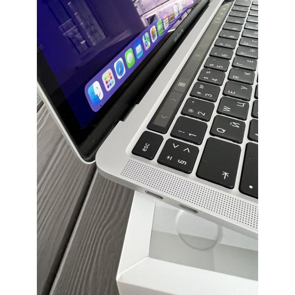 Apple MacBook Pro (2020) M1 256gb Silver