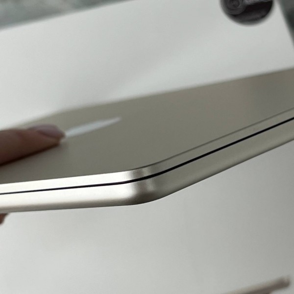 Apple Macbook Air 13" (2022) M2/8Gb/256Gb Starlight