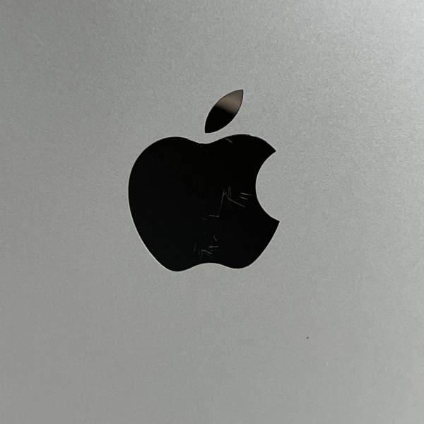 Apple MacBook Air 13" (2022) M2/8GB/256GB Space Gray