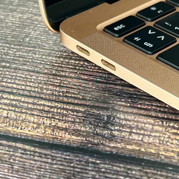 Apple MacBook Air 13" (2020) M1/8Gb/256Gb Gold