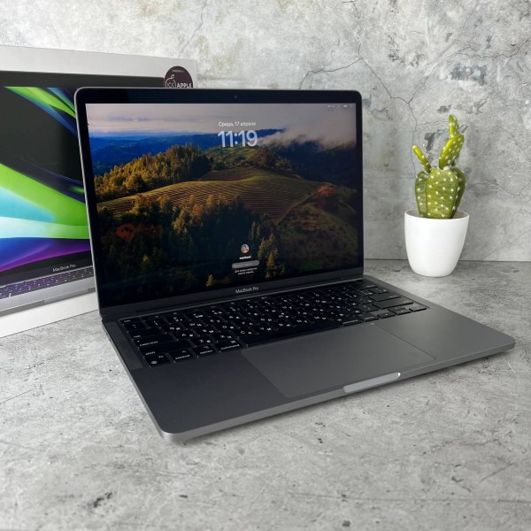 Apple MacBook Pro 13" (2022) M2/8Gb/256Gb Space Gray