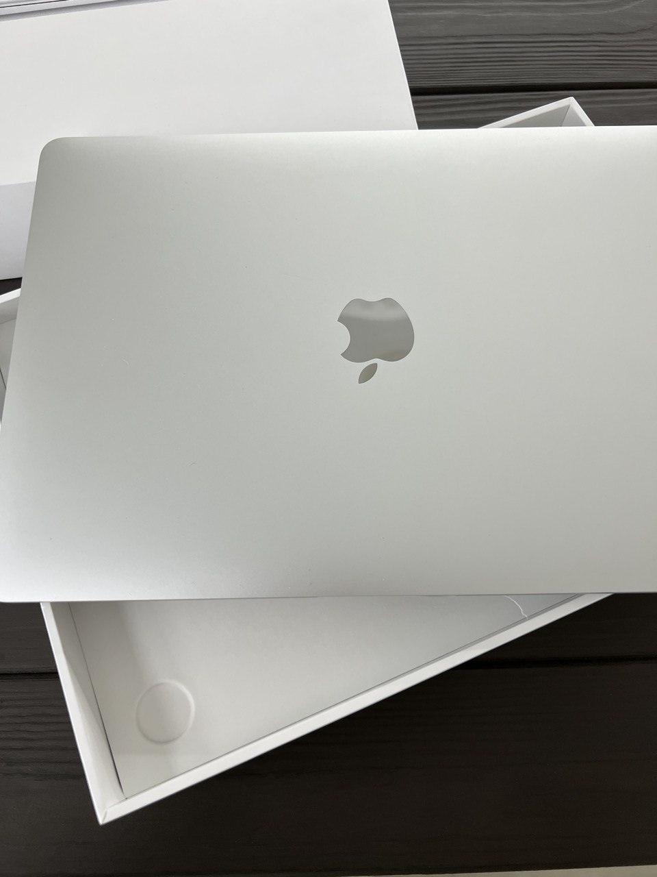 Apple Macbook Air (2020) M1 256gb Silver в Тюмени